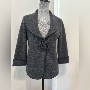 Women’s medium Gray 100% Wool A. Giannetti Floral Rose Snap Button 3/4 Sleeves